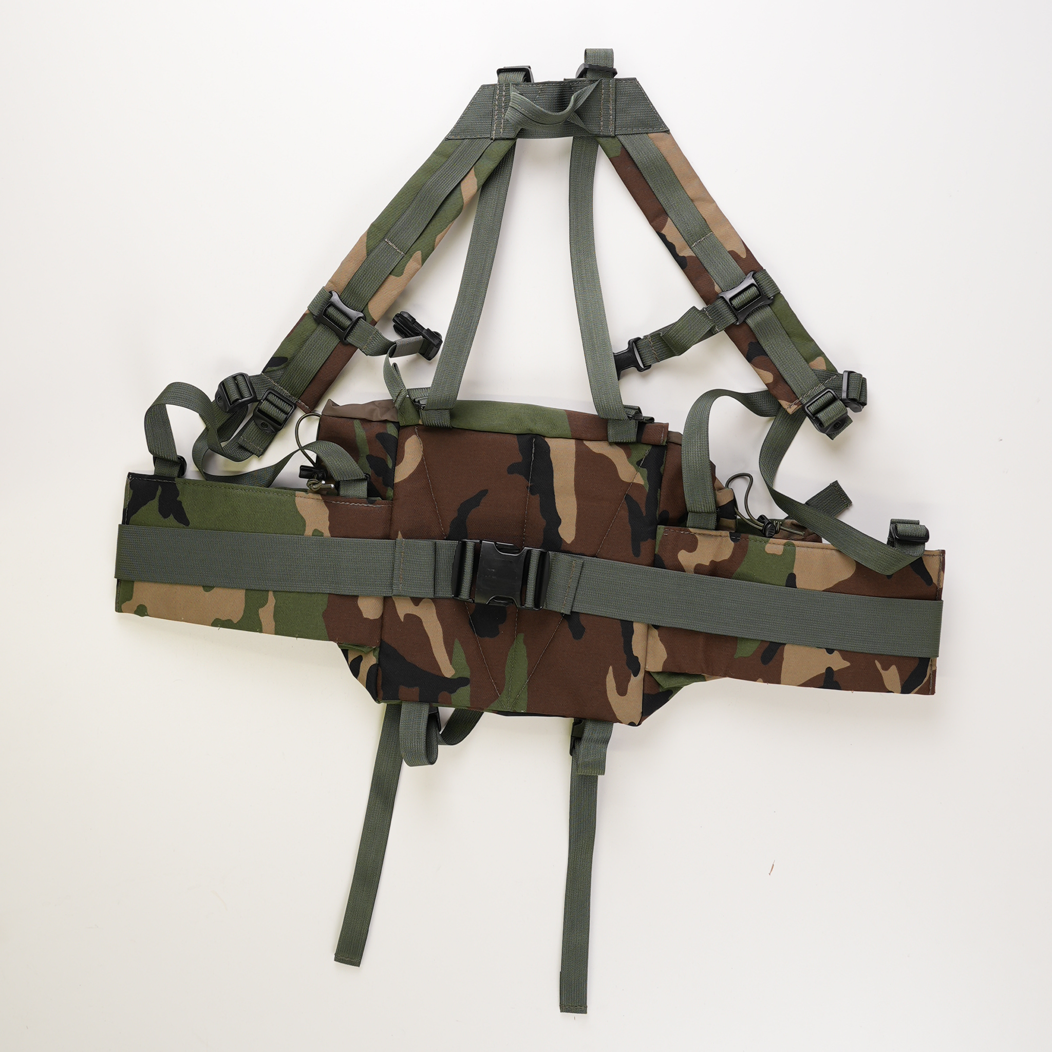 Nixieworks Lightfighter Rig in M81 Woodland