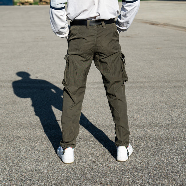 Rear view of man wearing Austrian Bundesheer KAZ 03 Pants