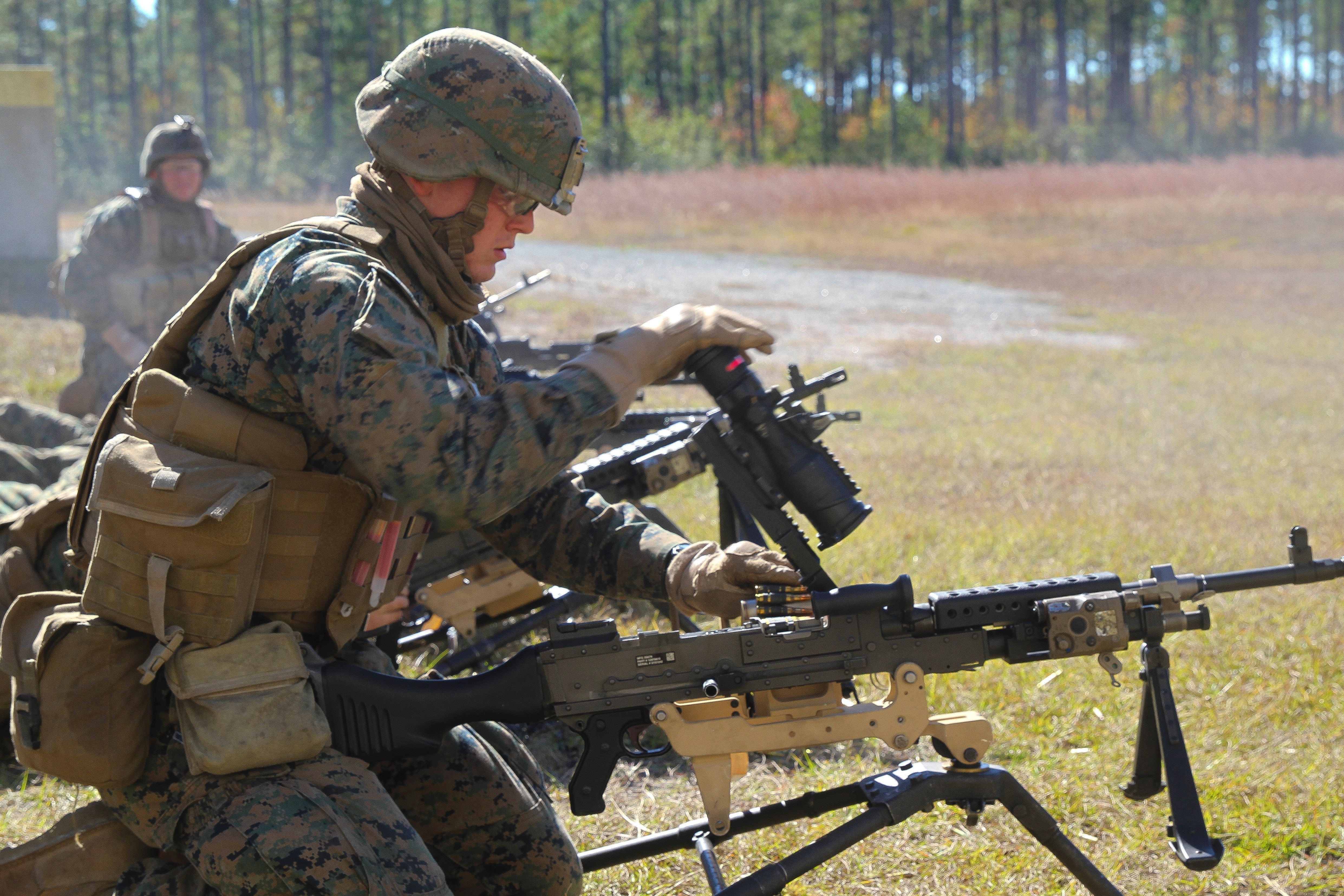 Unissued USMC Coyote Brown Nomex FROG Combat Gloves